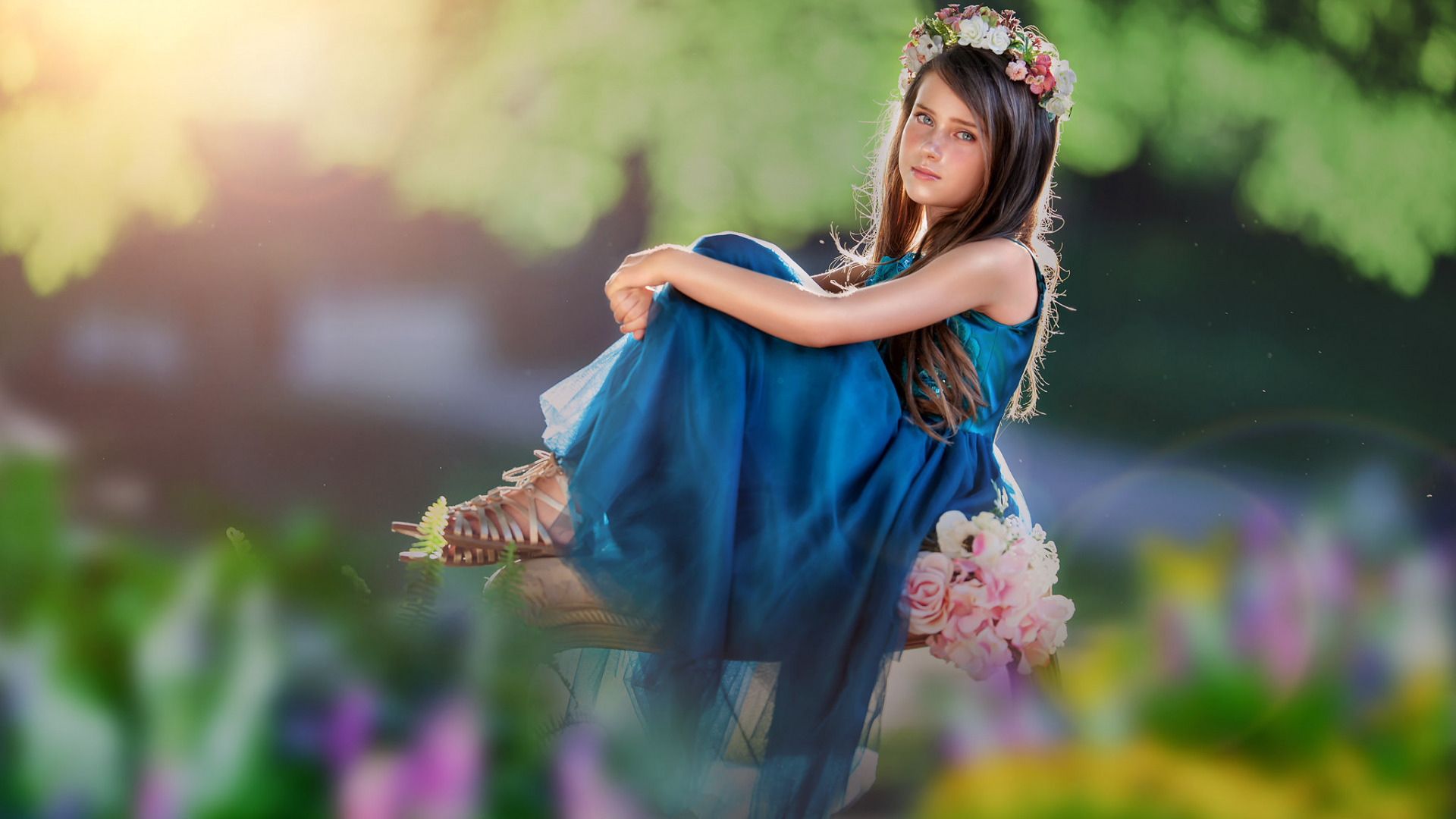Девочка В Платье Красивого Цвета