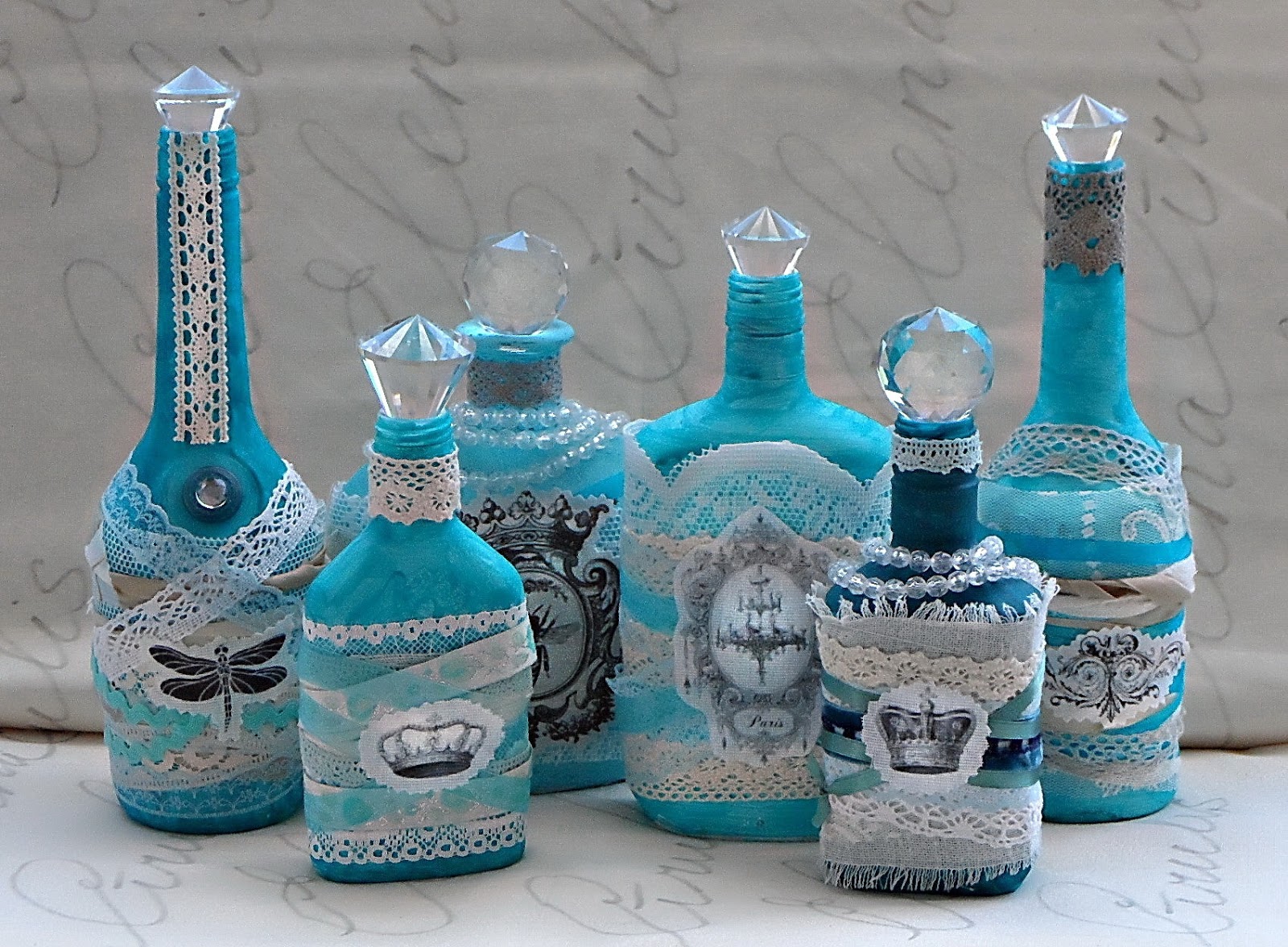 Бутылочки своими руками. Декор бутылок. Декер бутылок. Декорирование бутылок своими руками. Декорированные бутылки.