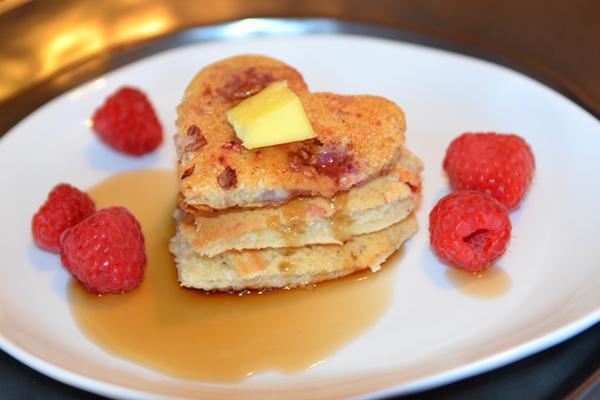 2013-11-29_meyers-valentines-breakfast-romantic-raspberry-pancakes