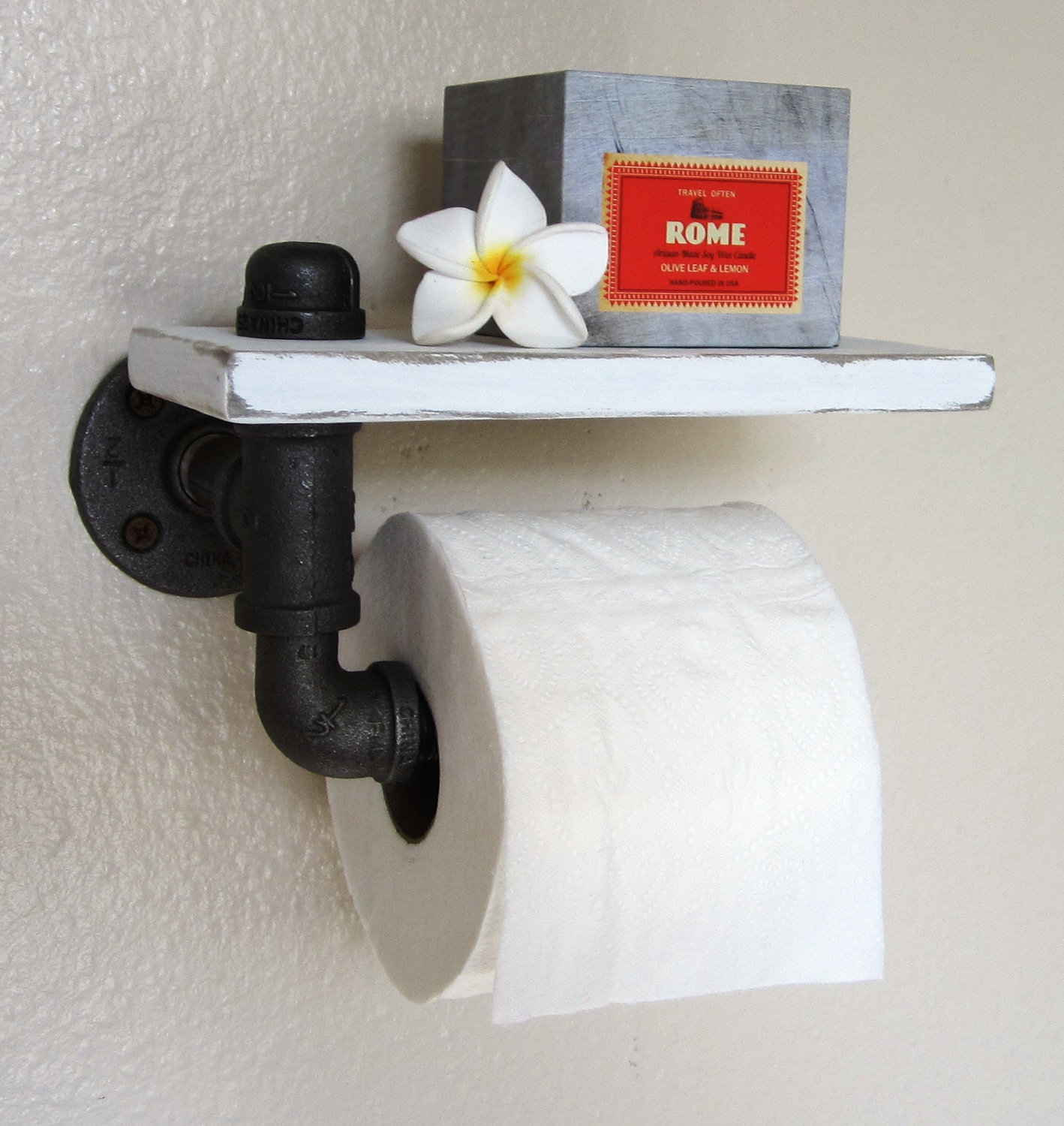 Самодельный держатель для туалетной бумаги из обычной проволоки
