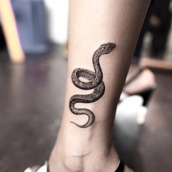100 лучших идей: Тату змея со значением на руке и ноге с фото | Татуировки  на ногах, Татуировки со слонами, Тату