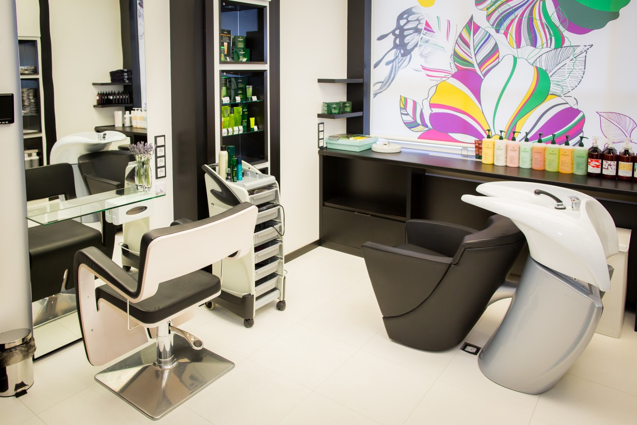 Bijelo na bijelom: novi salon ljepote u Jekaterinburgu