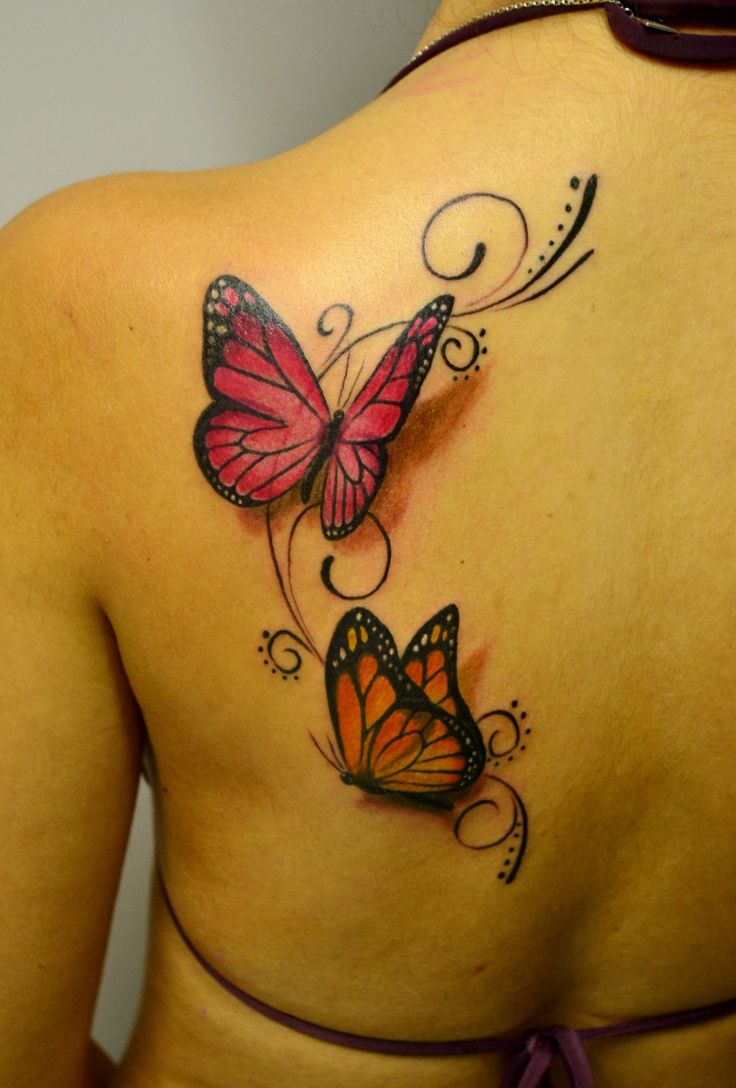 Многие придают татуировке в виде бабочки совершенно нелестное значение. 