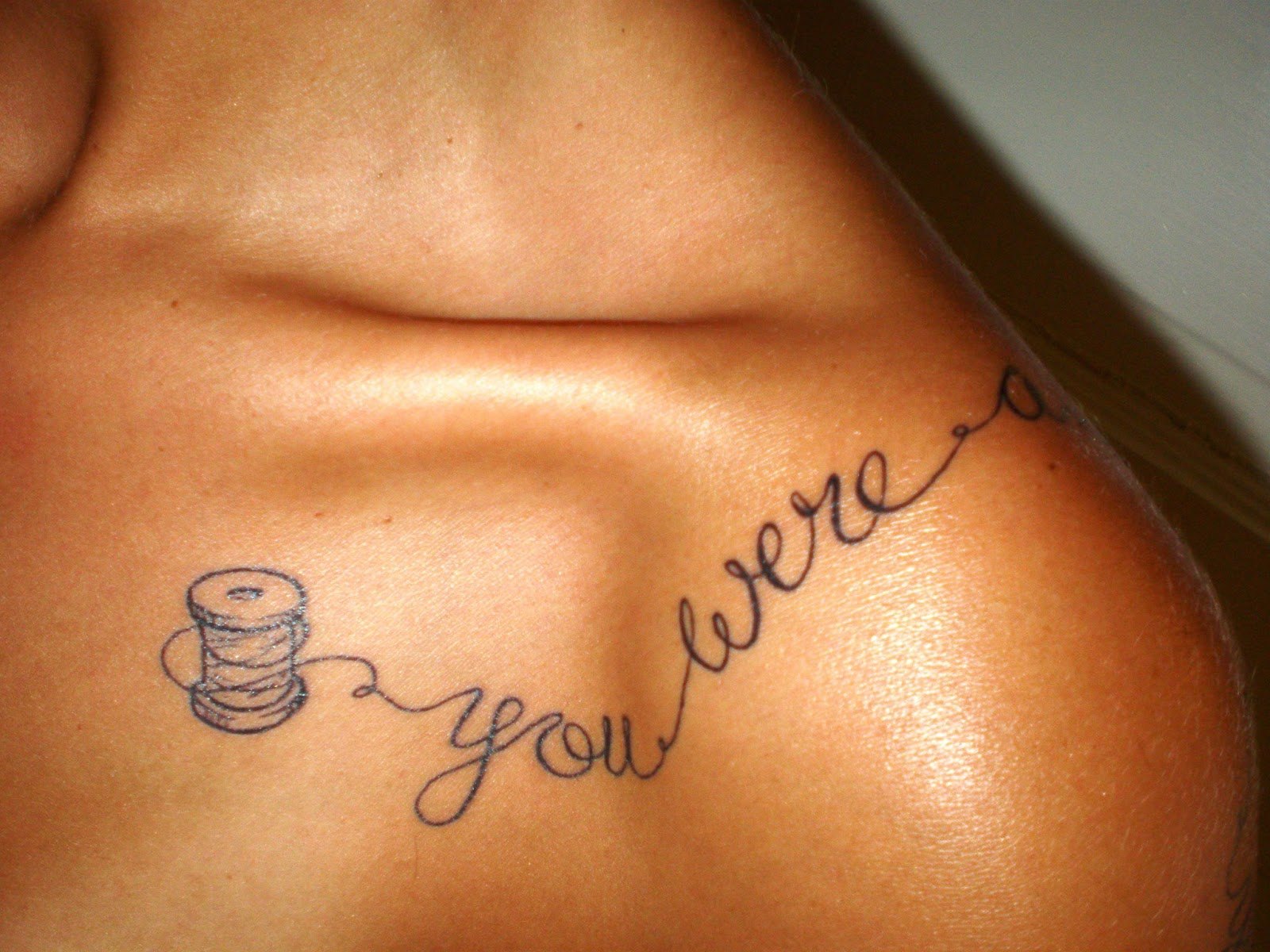 Татуировки надписи на теле
