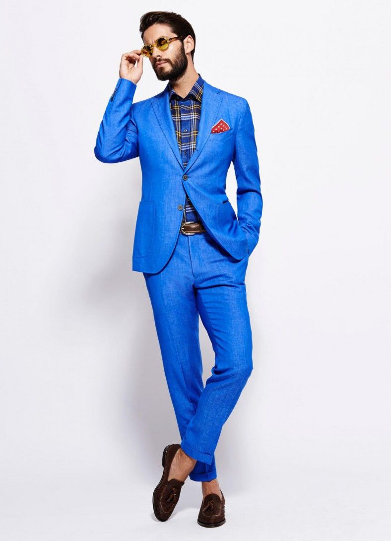 Летний синий костюм мужской. Яркий мужской костюм. Яркие костюмы для мужчин. Стильный мужчина в костюме. Модные мужские костюмы.