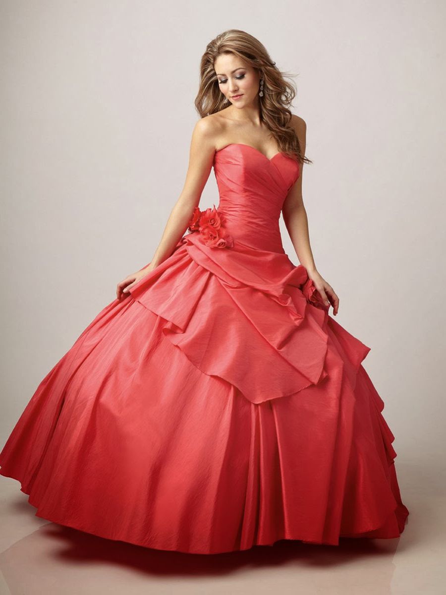 Пышное платье. Коралловое пышное платье. Коралловое свадебное платье. Бальное платье сбоку. Платья Свадебные красно коралловое.