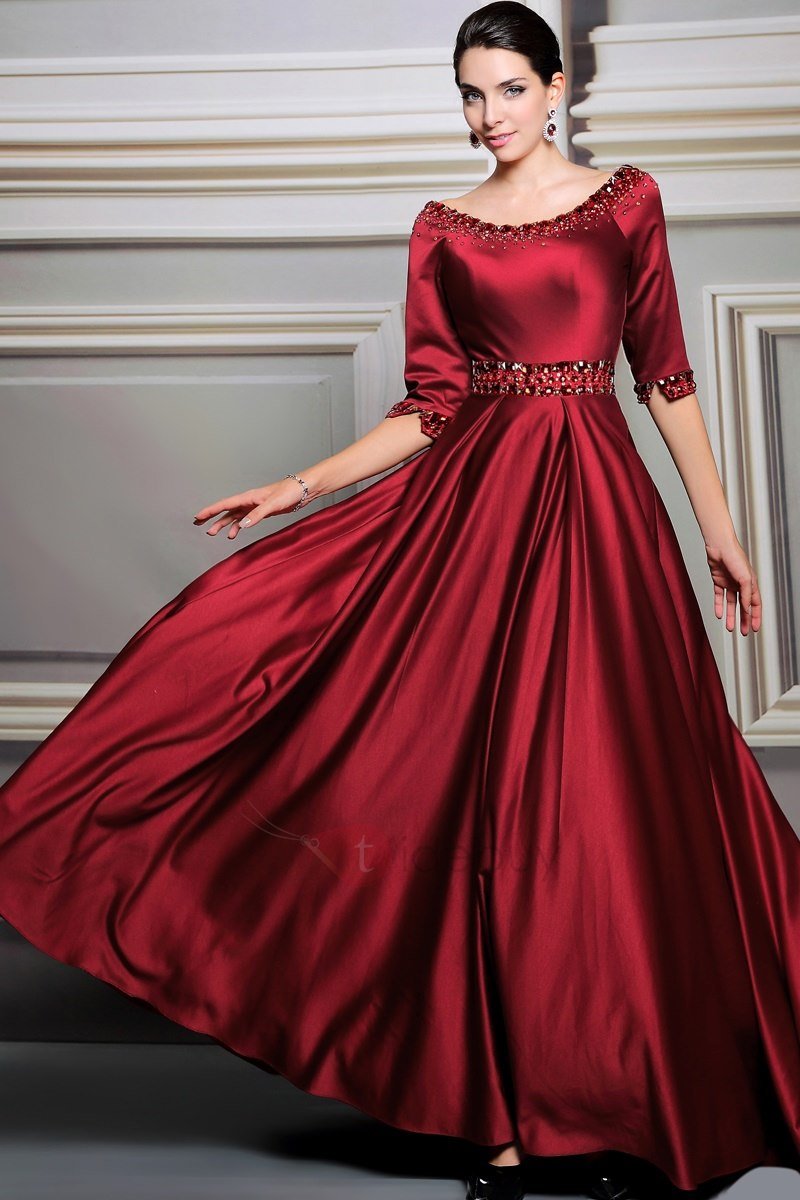 Красные атласные вечерние платья