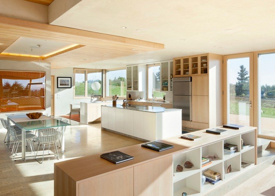 Натяжной потолок на кухне: современная отделка, преимущества и недостатки, фото удачных примеров