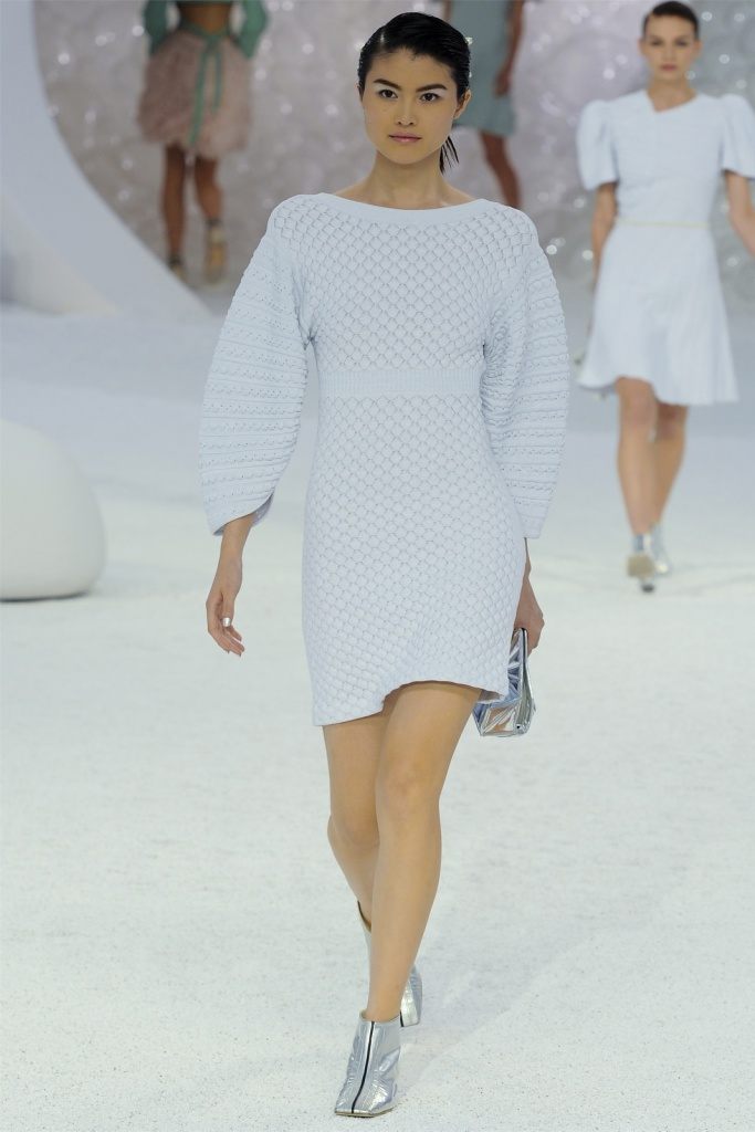 Модные белые платья: 70 повседневных и торжественных образов
