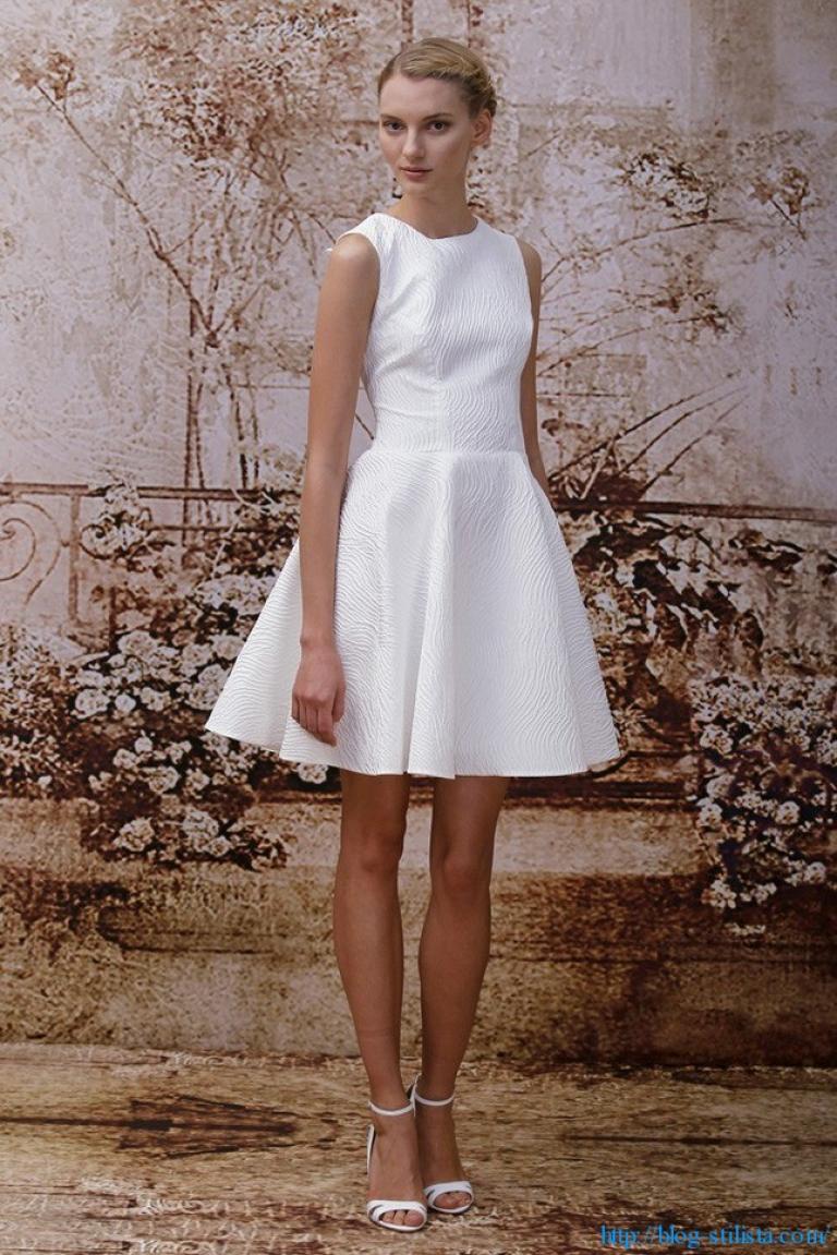 Платья белые короткие простые