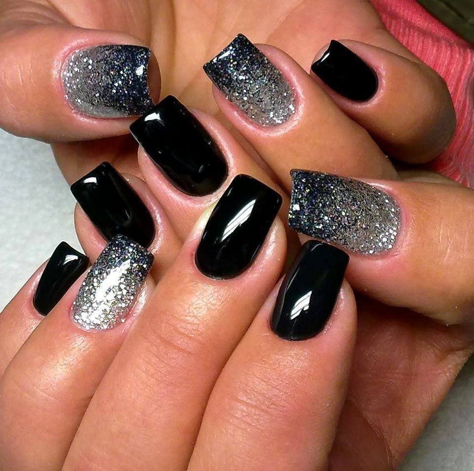 Красивые черные ногти