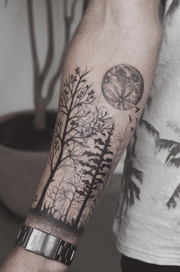 Черно-белая татуировка на руке парня - лес, озеро, причал — фото, рисунки,  эскизы