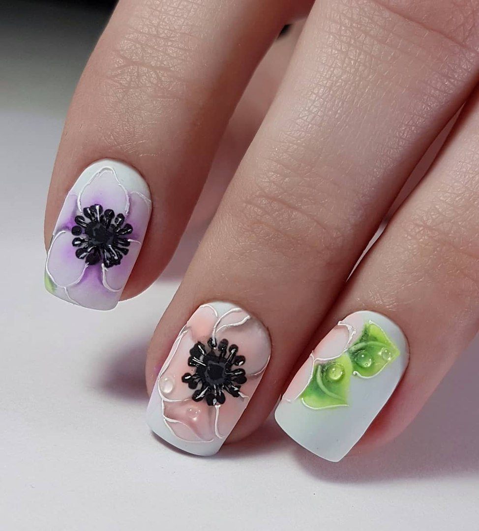 Дизайн ногтей с цветочками. Цветочный маникюр. Маникюр с цветами. Ногти с цветочками. Ноги и цветы.