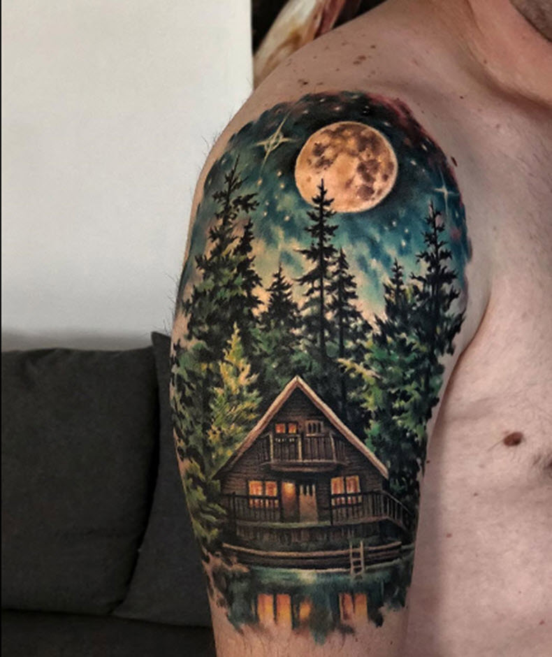 дом с лесом на плече мужчины