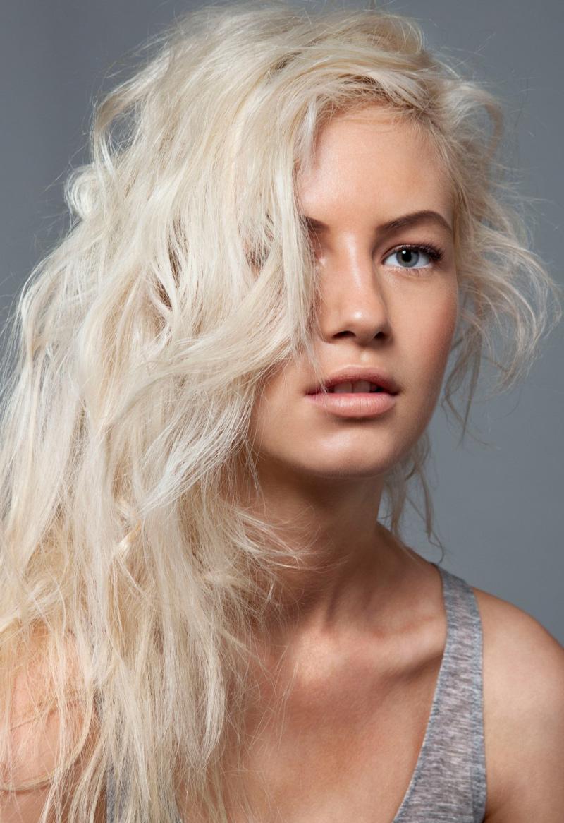 Роскошный платиновый блонд: ТОП-5 сияющих оттенков, советы по окрашиванию и уходу