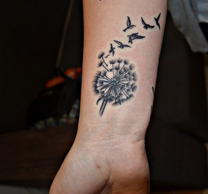 Значение татуировки одуванчик