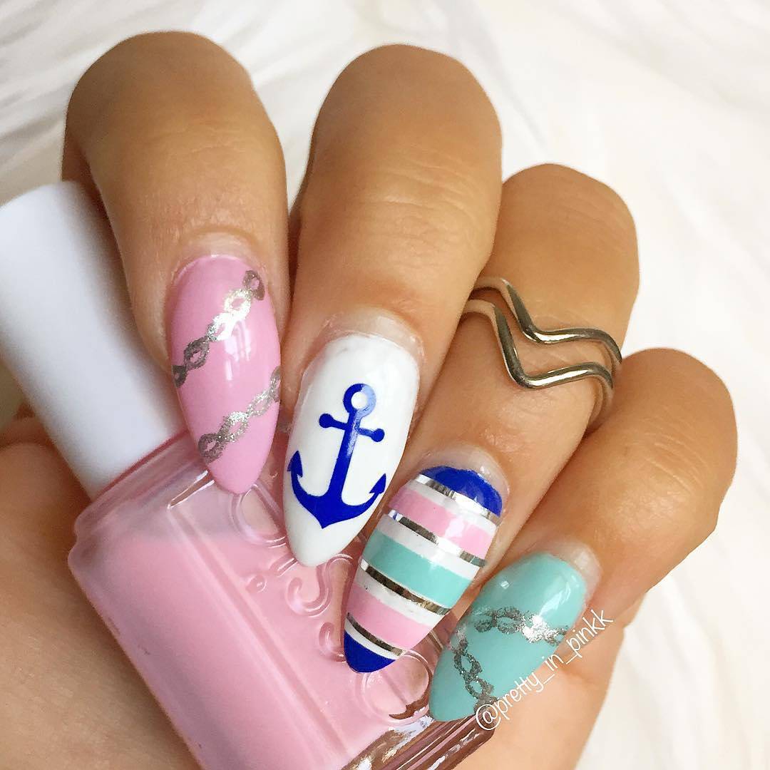 Морской дизайн ногтей. Морская тема на ногтях. Ногти летние морские. Якорь на ногтях.