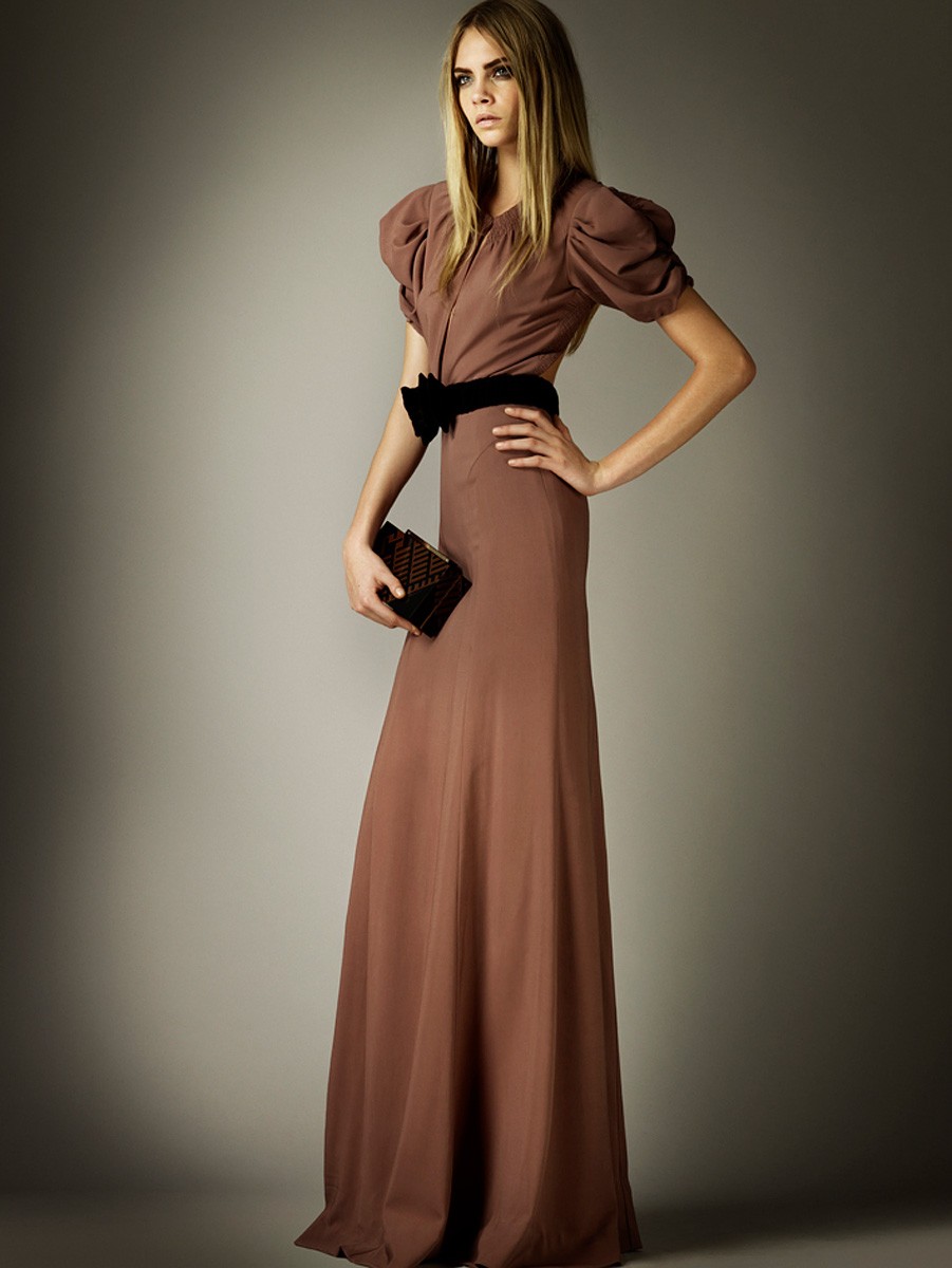 Женская коричневая платья. Длинное платье. Длинное платье в пол. Платье вечернее длинное. Коричневое вечернее платье.