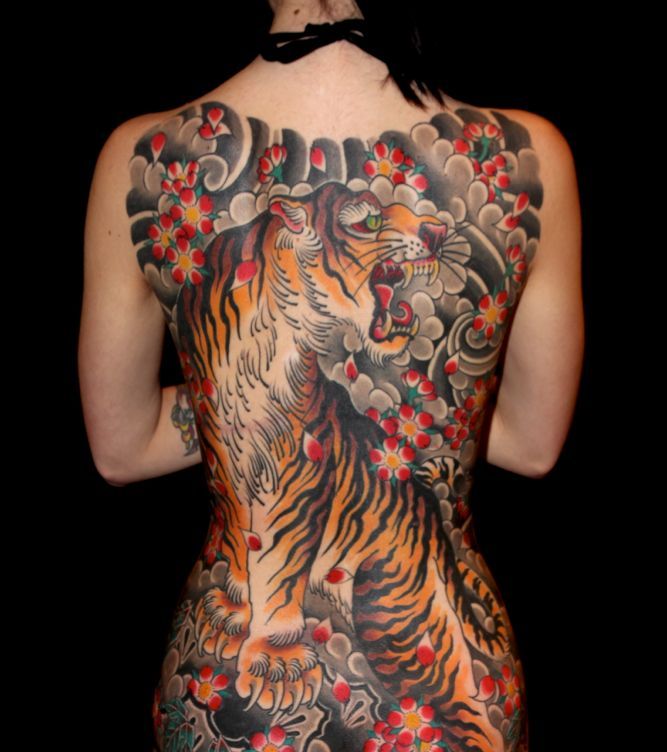 Японские тату на спине женские