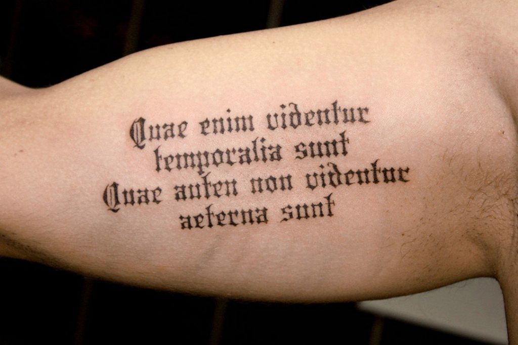 Татуировки для девушек надписи с переводом на латыни фото с переводом