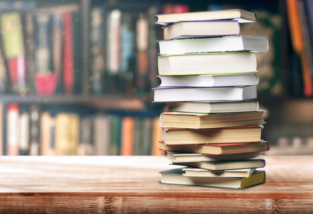 ТОП-10 книг бестселлеров 2017-2018 года: список лучших