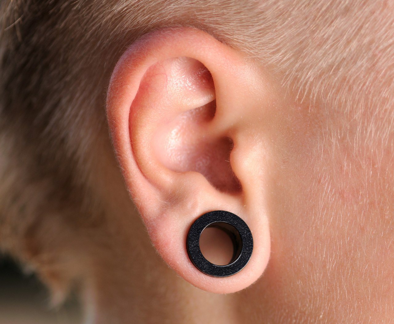 Всё о пирсинге уха: разновидности, рекомендации по уходу и противопоказания