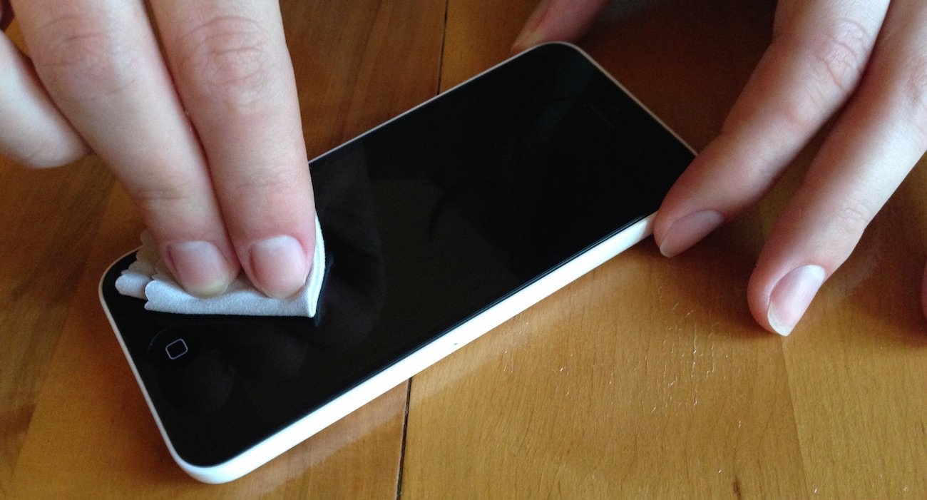Как убрать желтое пятно на экране смартфона?