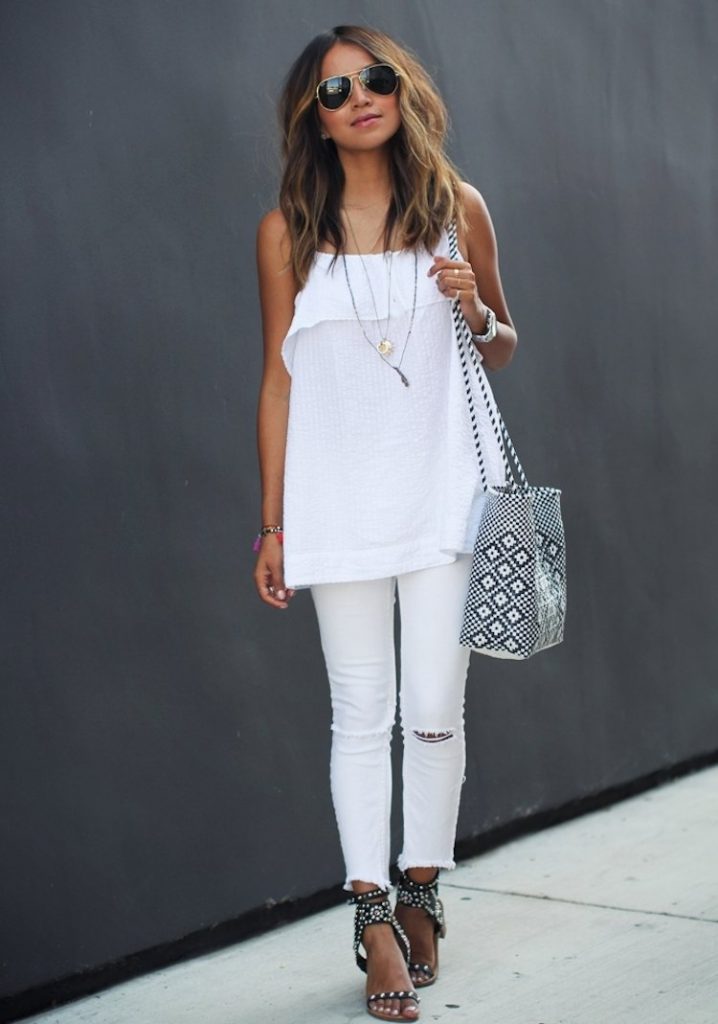 Образ в белых джинсах