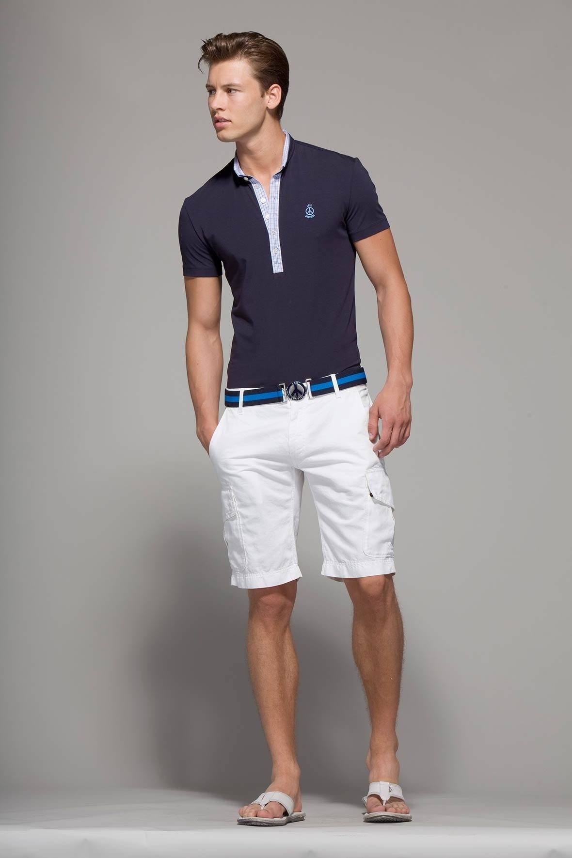 Футболка и шорты синие. Одежда на лето мужская. Летняя одежда для мужчин. Летний стиль одежды для мужчин. Стильная мужская одежда на лето.