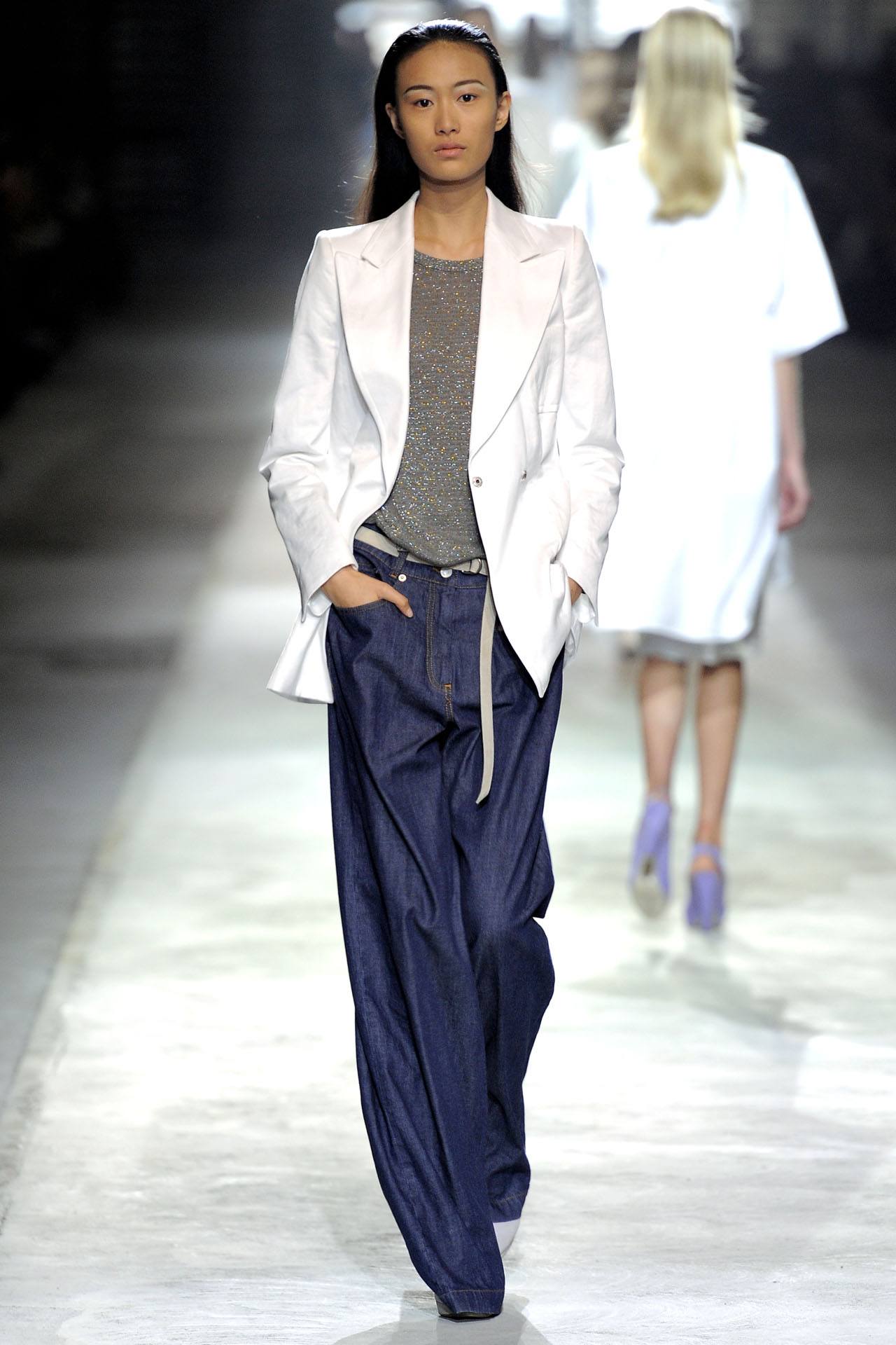 Пиджак под джинсы: как выбрать, цветовое решение, стильные модели и фасоны