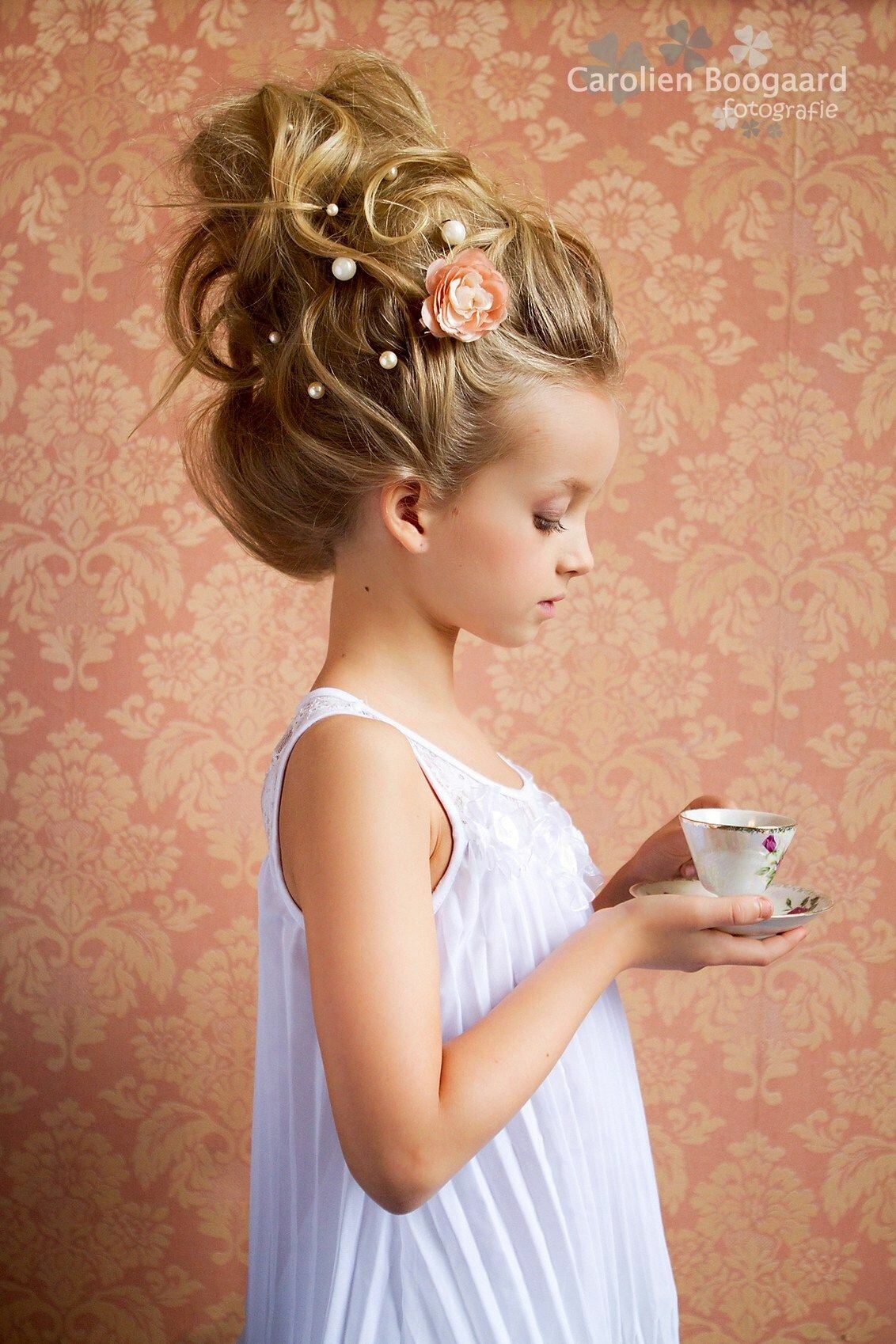 Модные прически для девочек на праздник: ТОП-8 простых и красивых укладок