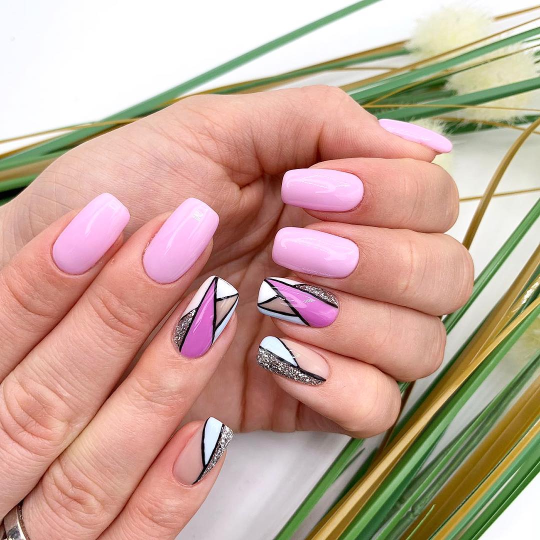 Дизайн ногтей в розовых оттенках: лучшие новинки лета 2020
