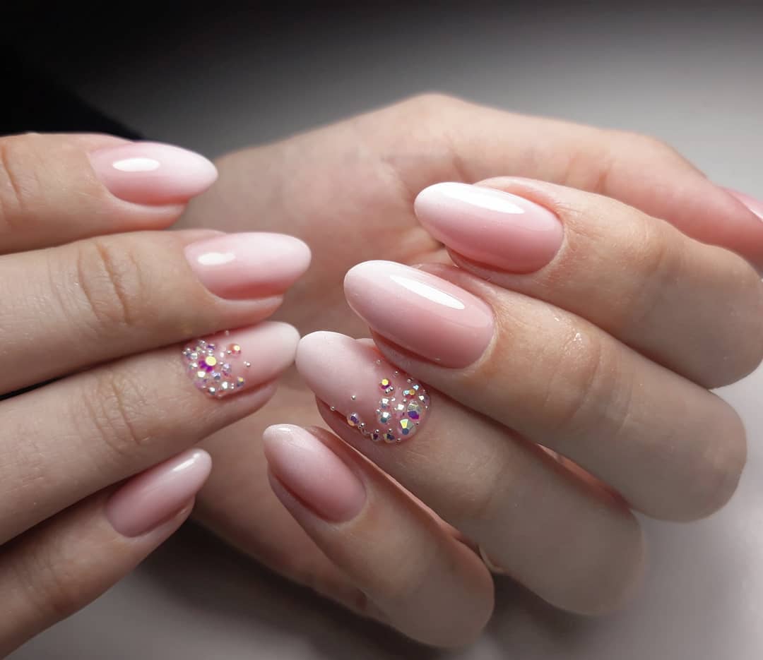Красивые нежно розовые ногти нарощенные
