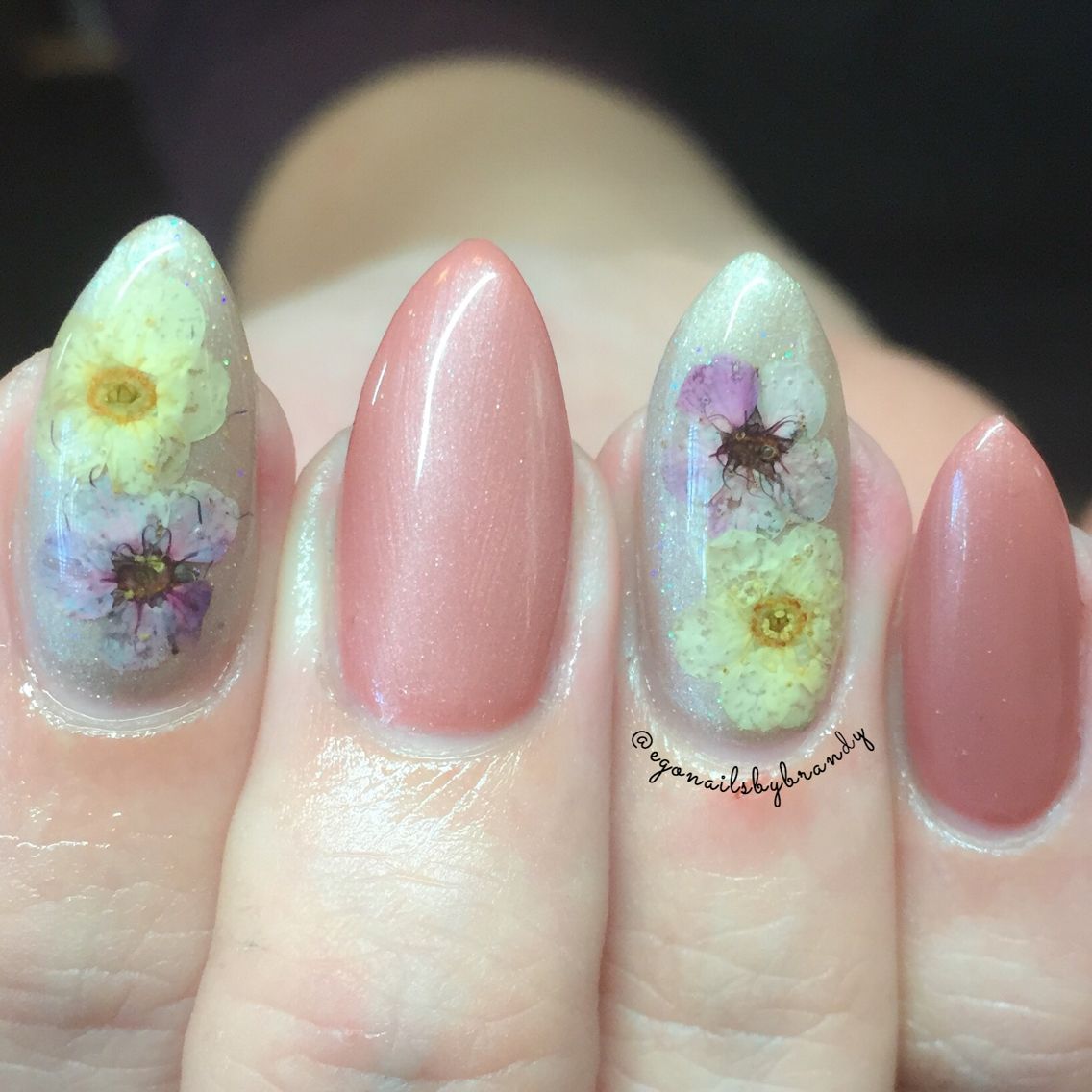 Сухоцветы для ногтей дизайн ногтей фото