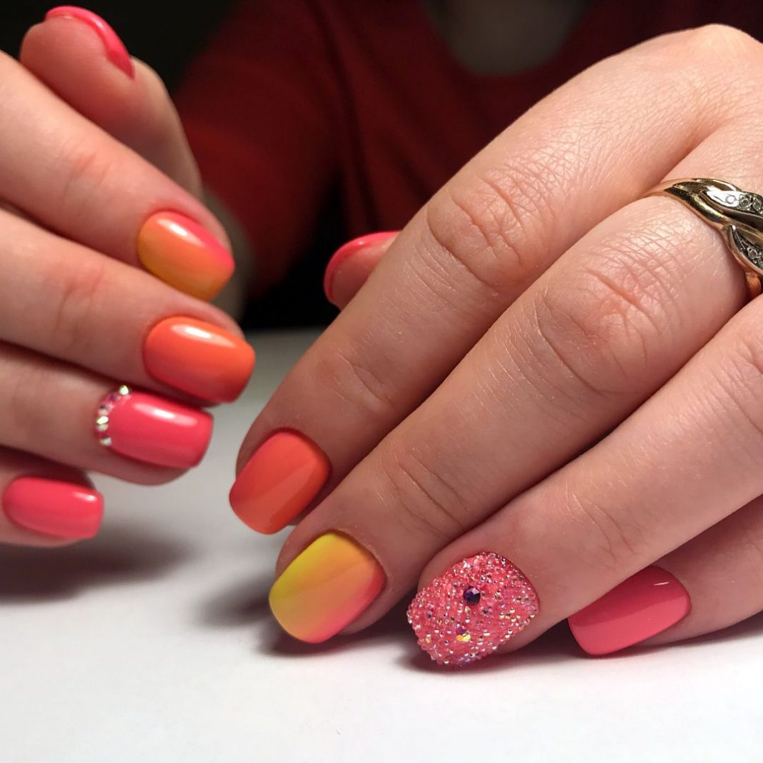 Маникюр на короткие ногти кораллового цвета фото дизайн
