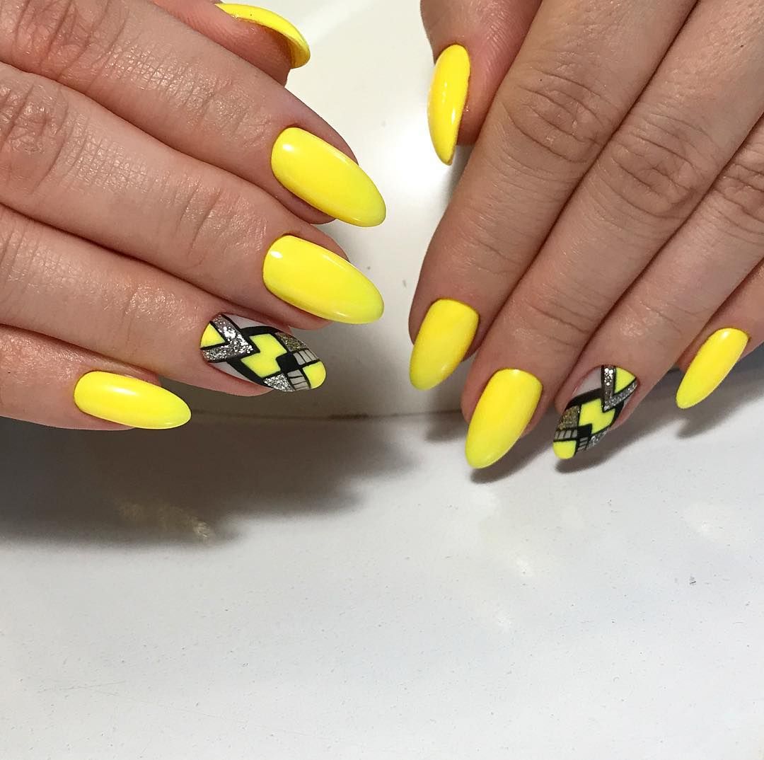 Дизайн маникюра в желтом цвете