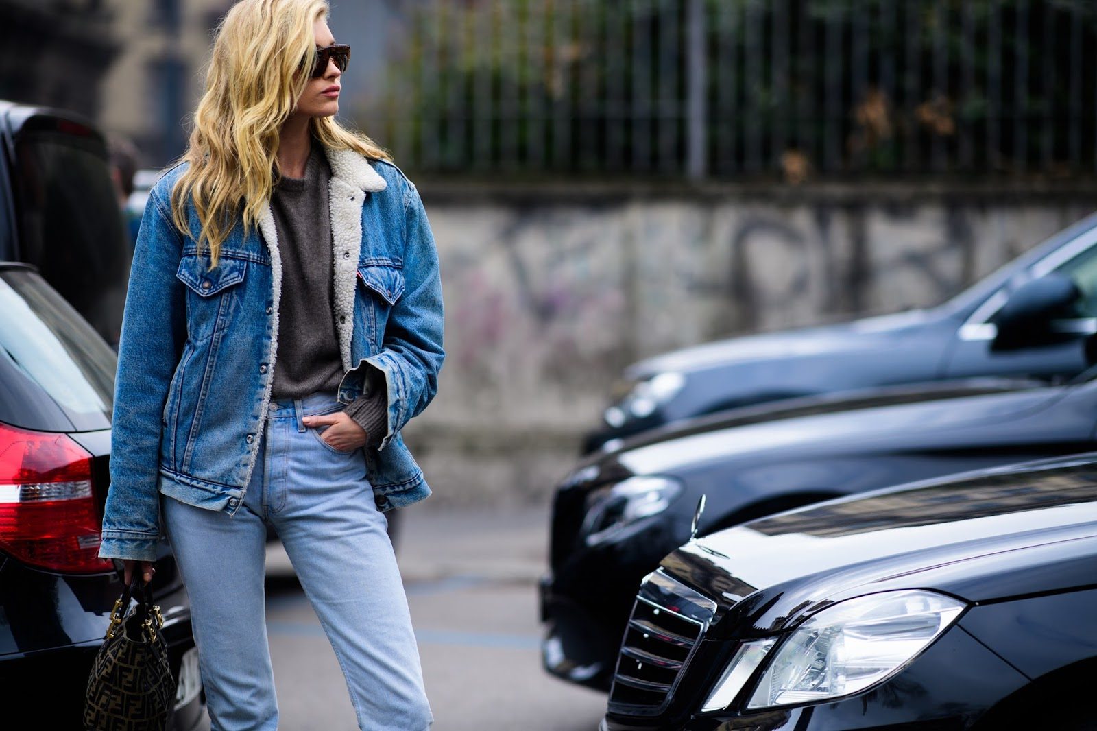 С чем носить джинсовую куртку: стильные луки и фото-примеры удачных сочетаний